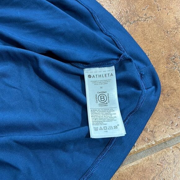Athleta Air Out Cinch TEE in Blueish Size M - Picture 6 of 12